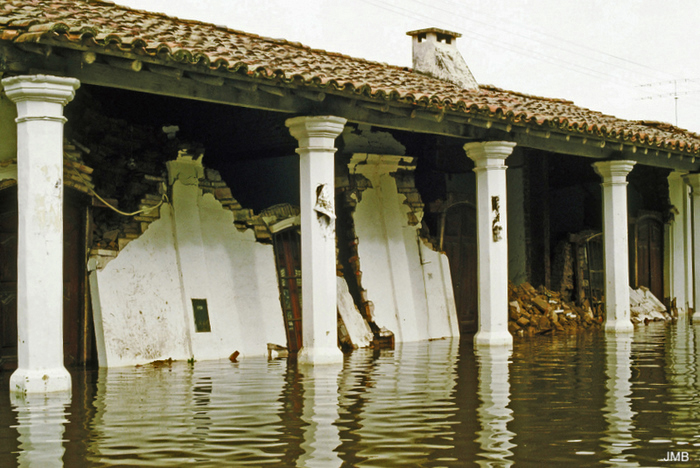 AÑO 1983 - COLOR - VIDA CAMPESINA EN PARAGUAY (JOSÉ MARÍA BLANCH)